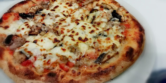 Opinii despre Villa Martinez Ristorante Pizzeria Braceria în Casa Santa - Ristorazione