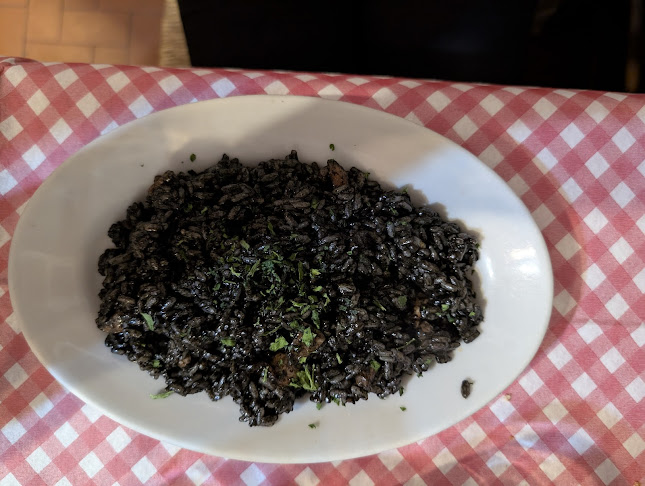 https://ristorantecantinaseneselivorno.it/