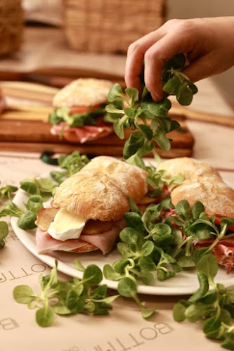 Opinii despre Panificio Pasticceria Caffetteria Bottarelli în Milano - Ristorazione