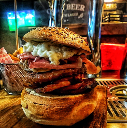 Gold Avenue Pub - Ristorazione