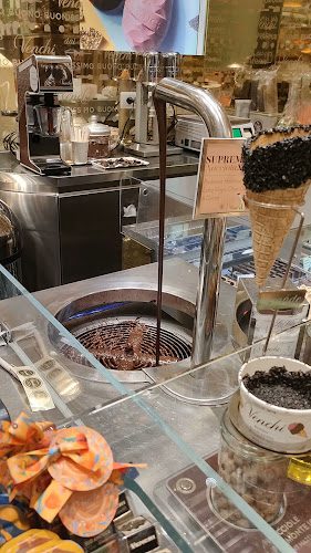 Opinii despre Venchi Cioccolato e Gelato în Milano - Ristorazione