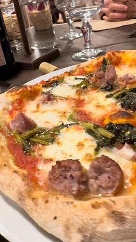 Opinii despre Ristorante Pizzeria Golden Star Armeno în Armeno - Ristorazione