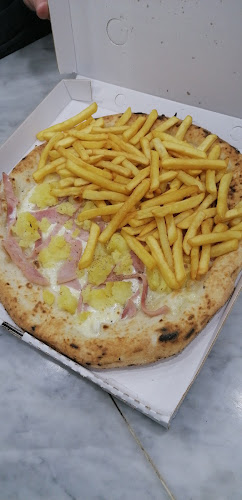 Pizzeria La Perla 3 Open Times