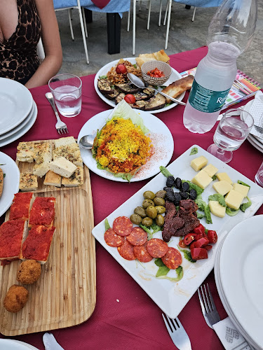 Opinii despre Agriturismo Ristorante Casa Vacanze Casa Azzurra San Basilio în Ispica - Ristorazione