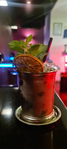 Opinii despre Black and White Cocktail Bar în Macerata - Ristorazione