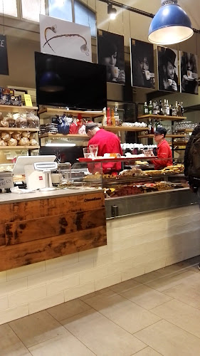 Opinii despre Lo Spuntino dal fornaio în Castel San Pietro Terme - Ristorazione