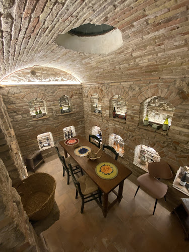 Via Degli Innocenti, 21, 53037 San Gimignano SI