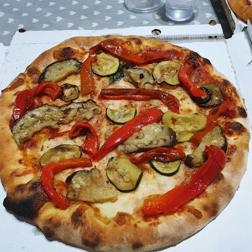 Panificio- pizzeria- pasticceria. Pane per i vostri denti e non solo