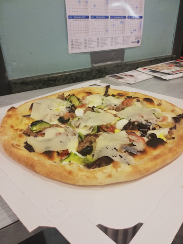 Pizza Acrobatica - Ristorazione