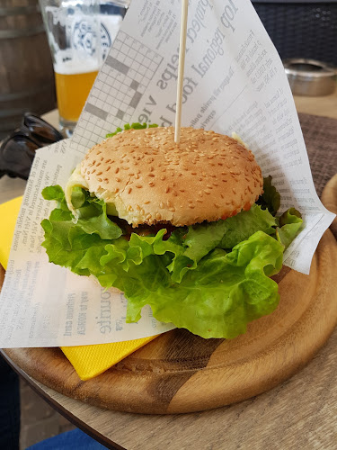 Comments and reviews of Pub NoName