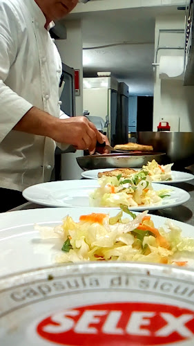 Opinii despre WHITE restaurant în Casarano - Ristorazione