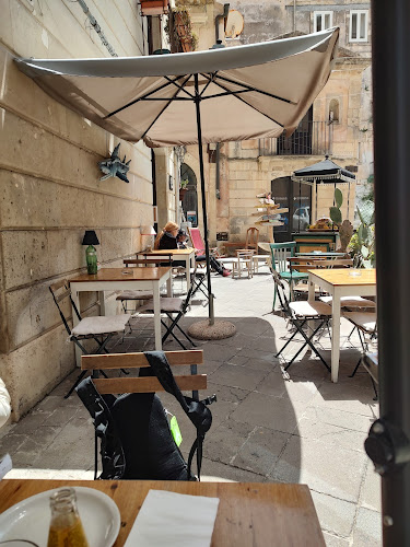 Tinkitè Ortigia Phone number