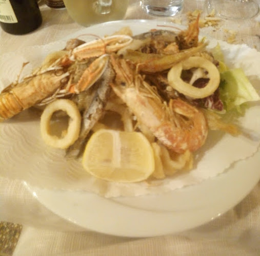 http://www.ristorantepiedigrotta.com/