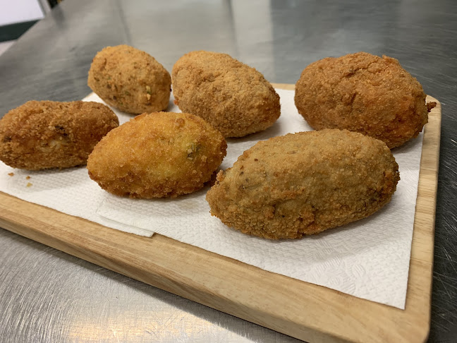 Pizzeria Castelchiaro Di Sebastiani Giancarlo - Ristorazione