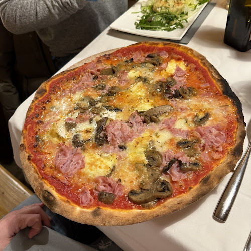 Opinii despre Biwak Restaurant Pizzeria Pub în Vipiteno - Ristorazione