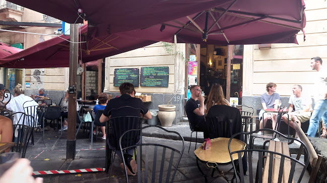 Via Montesano, 17/19, 95131 Catania CT