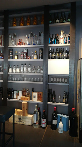 Comentarii opinii despre Alfieri House