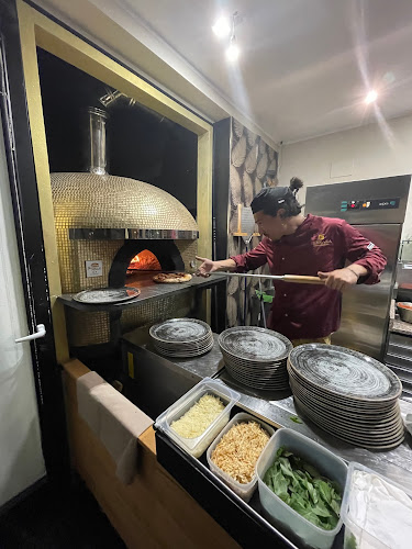 Ristorante Pizzeria ed Enoteca a Santa Teresa di Riva - Fronte Mare - Ristorazione