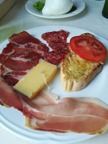 https://www.facebook.com/La-Felicetta-1399805127011553/timeline/