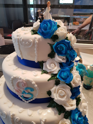 Opinii despre Lo Spuntino dal fornaio în Castel San Pietro Terme - Ristorazione