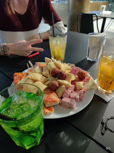 Comentarii opinii despre 212 Modena Duecentododici So Up