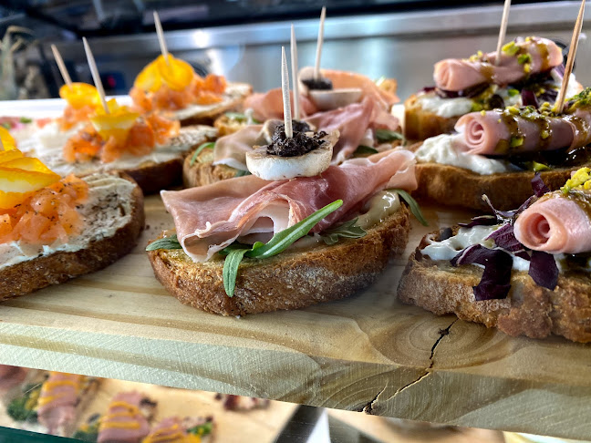 Latino cafe & bistrot Open Times