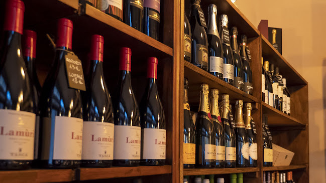 Via Teatro Biondo, 12, 90133 Palermo PA