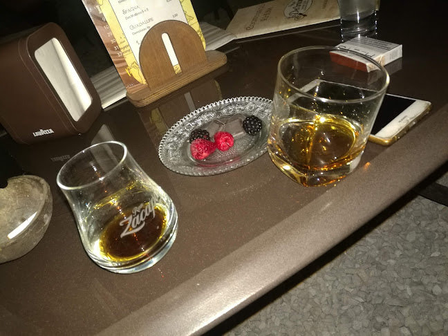 Comentarii opinii despre Delirum