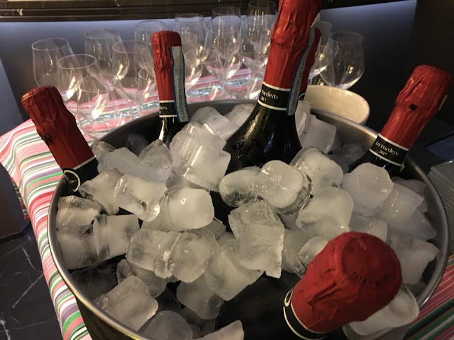 Comentarii opinii despre Ribò Two - Wine, Drink & Food. Aperitif Lounge.