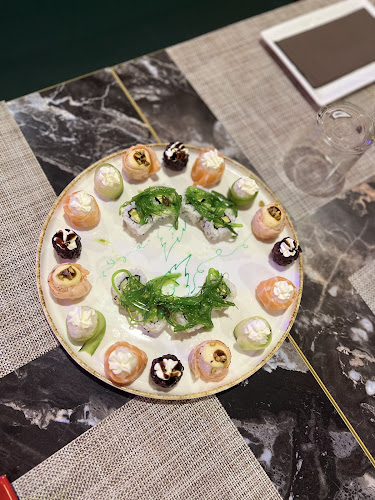 Ci troviamo accanto alla pescheria “da cesarino, Via Cesare Battisti, 5190, 74121 Taranto TA