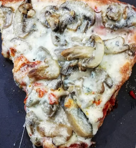 Comentarii opinii despre Arcobaleno Pizzeria d' asporto