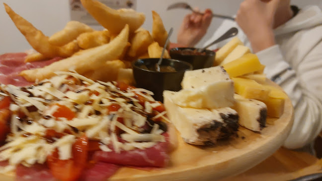 Grano&Uva | Enoristopizzanorcineria - Brindisi