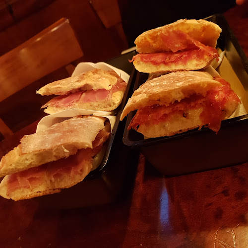 Opinii despre Bellaria Rock Pub în Gallarate - Ristorazione