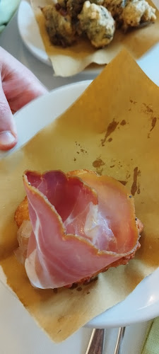 https://www.facebook.com/La-Felicetta-1399805127011553/timeline/