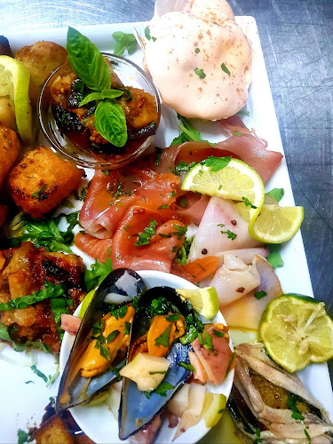 Ristorante Pizzeria ed Enoteca a Santa Teresa di Riva - Fronte Mare