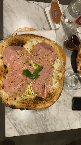 L'antica Pizzeria Da Michele - Ristorazione