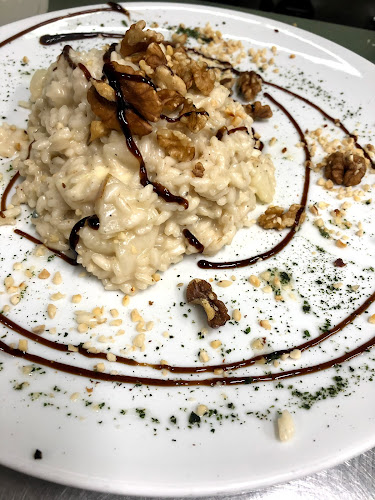 Via Santa Maria in Chiavica, 5, 37121 Verona VR