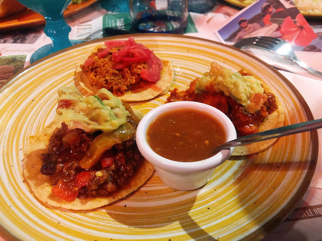 La Cucaracha Phone number