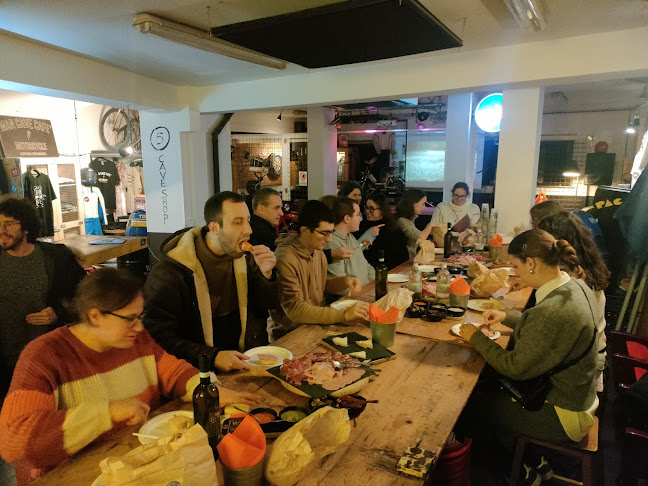 Comments and reviews of Man Cave Cafè