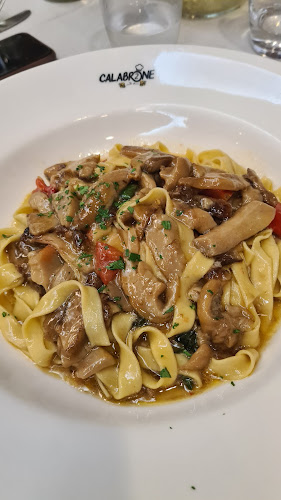 Opinii despre Calabrone 2 în Milano - Ristorazione
