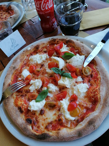 Via Gesso, 31, 37010 Cavaion Veronese VR, Italia