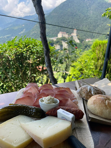 Opinii despre Biergarten Tirol am Schlossweg în Tirolo - Ristorazione