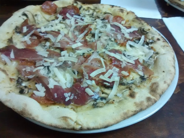 Pizz Arte...forno a legna..di Davide Naso