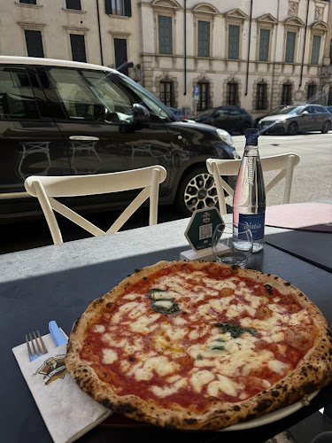Comments and reviews of L'antica Pizzeria Da Michele