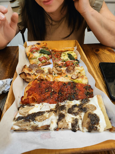Comments and reviews of Mariotti Pizzeria Gelateria Caffetteria