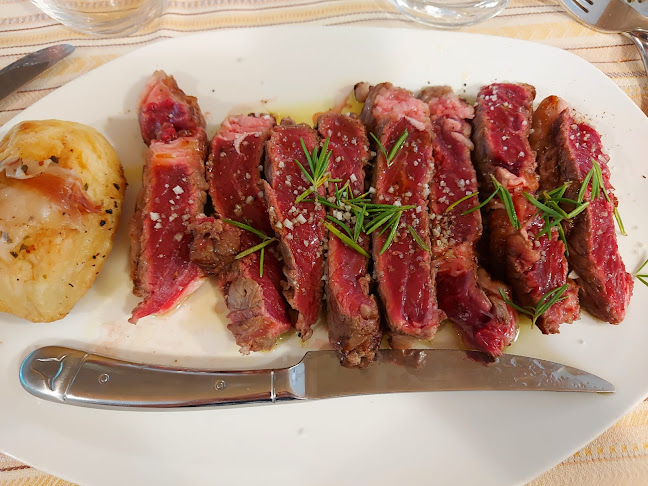 Mr.Angus Clai - Ristorazione