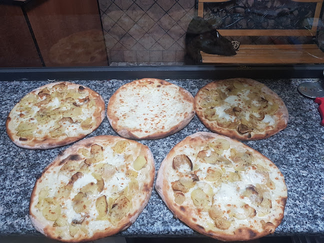 Pizzeria Loreto Calabretta.Venera.