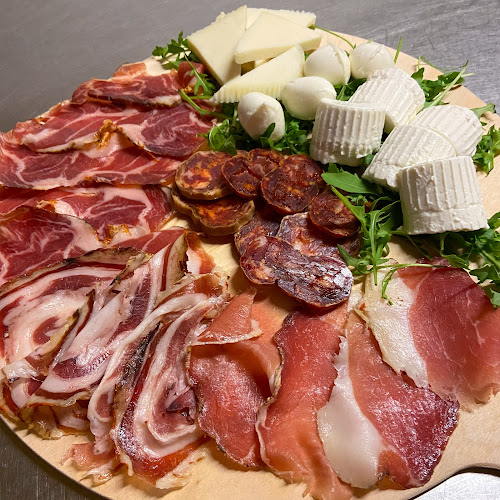 Opinii despre Trattoria Pizzeria La Quercia (2km da Tropea) în Santa Domenica - Ristorazione