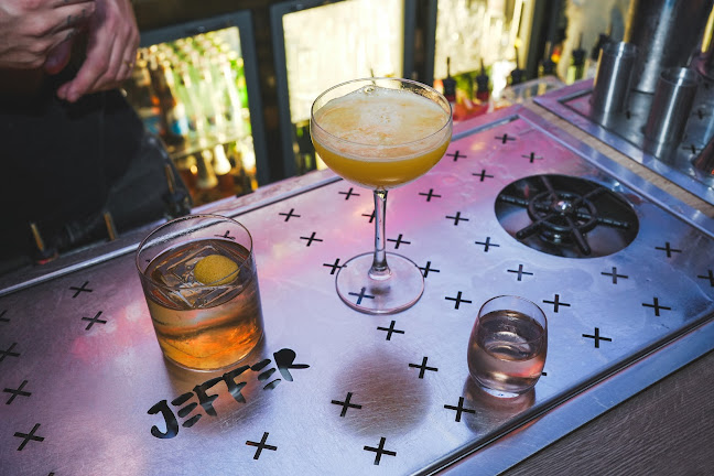 JEFFER cocktails & friends Open Times