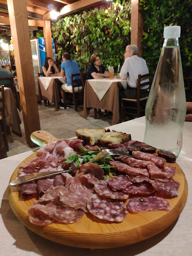 Comments and reviews of Pizzeria Ristorante Il Vecchio Muro